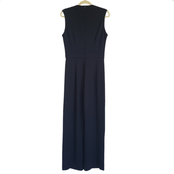 🎁 T TAHARI Gorgeous Navy Blue Jumpsuit  Pleats at V-Neckline w/ Hidden Back Zip - Picture 3 of 11